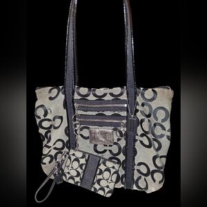 Coach Poppy Shoulder Bag Tote + Matching Wristlet 2pc Set